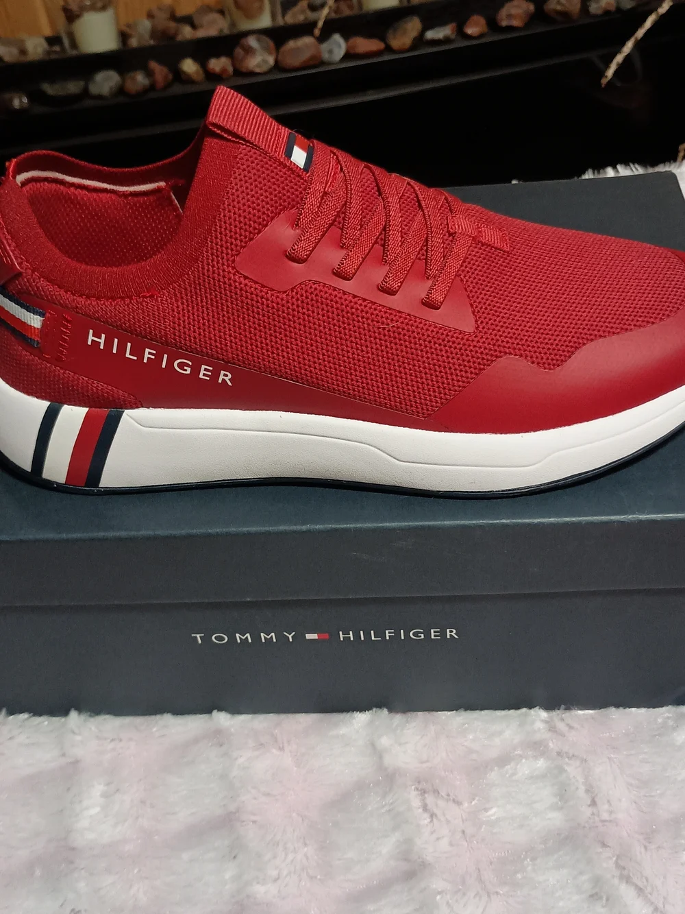 NIB Tommy Hilfiger Red Knit Low-Top Sneakers with White Sole and Flag Detail 8.5